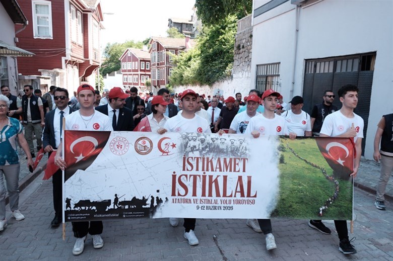 ATATÜRK VE İSTİKLAL YOLU YÜRÜYÜŞÜ BAŞLADI